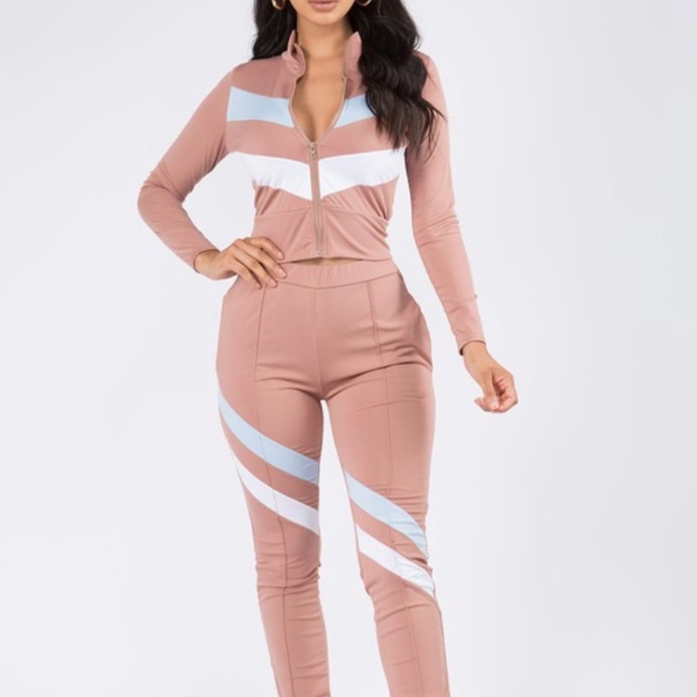 Demi Set